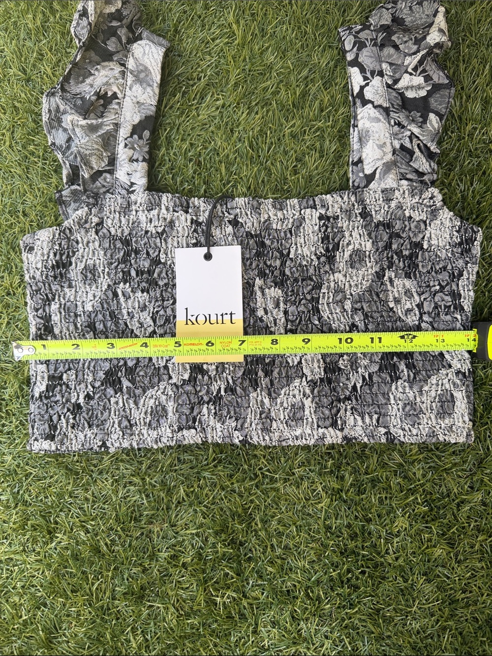 Kourt Medium Black Gray Floral Smocked Ruffle Strap Crop Top NWT - Picture 6 of 9